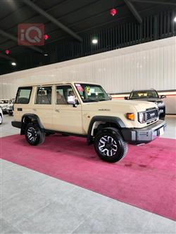 تۆیۆتا لاند کرۆزەر 70